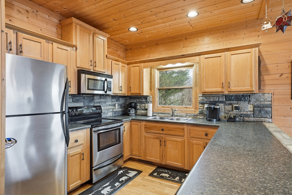 97 Fox Mountain Crossin