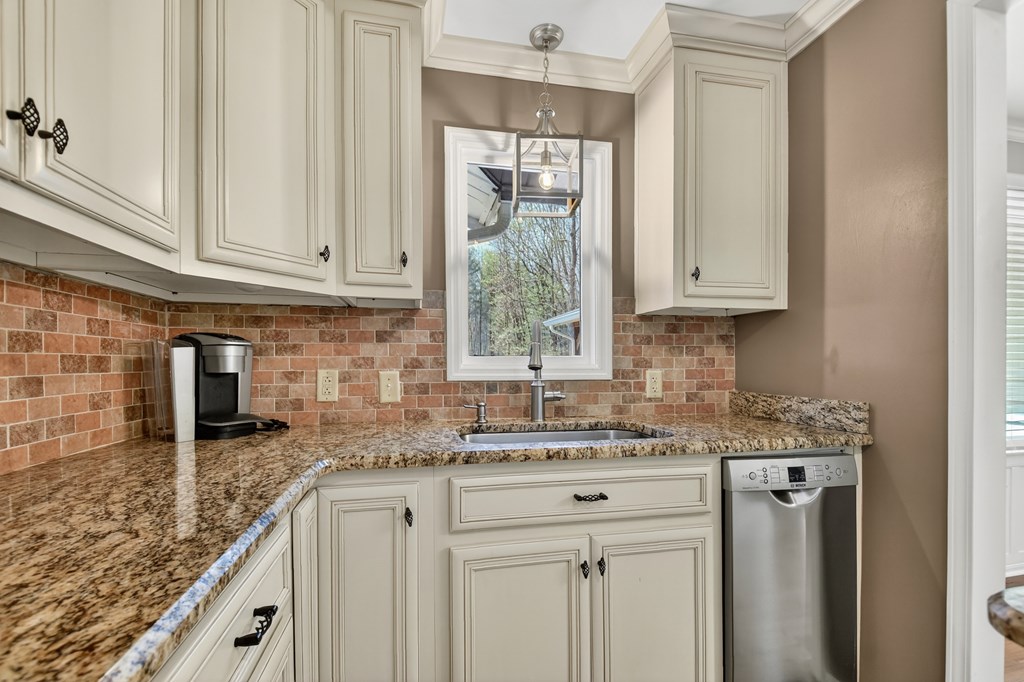 927 Hefner Lake Road