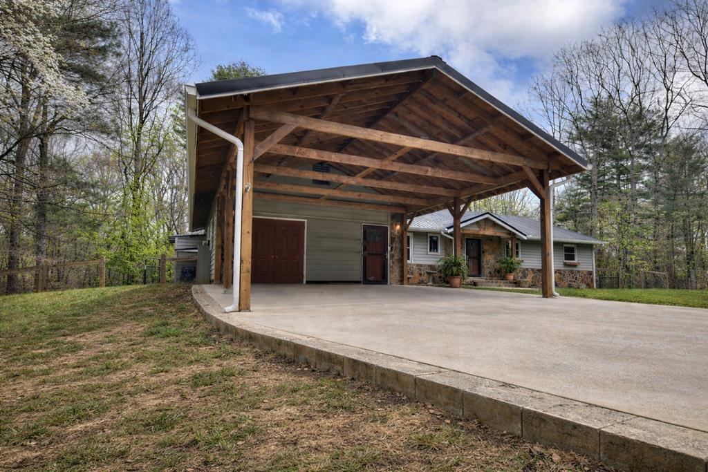 927 Hefner Lake Road