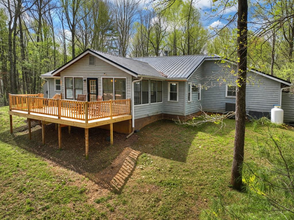 927 Hefner Lake Road