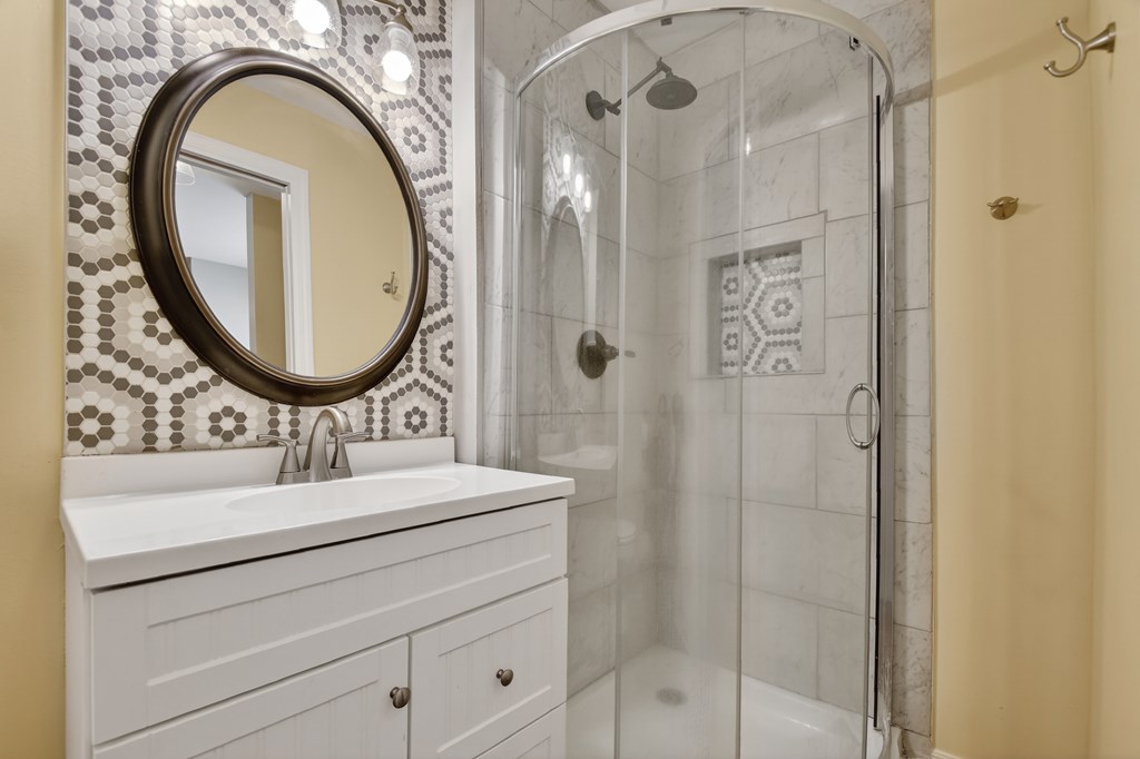 927 Hefner Lake Road