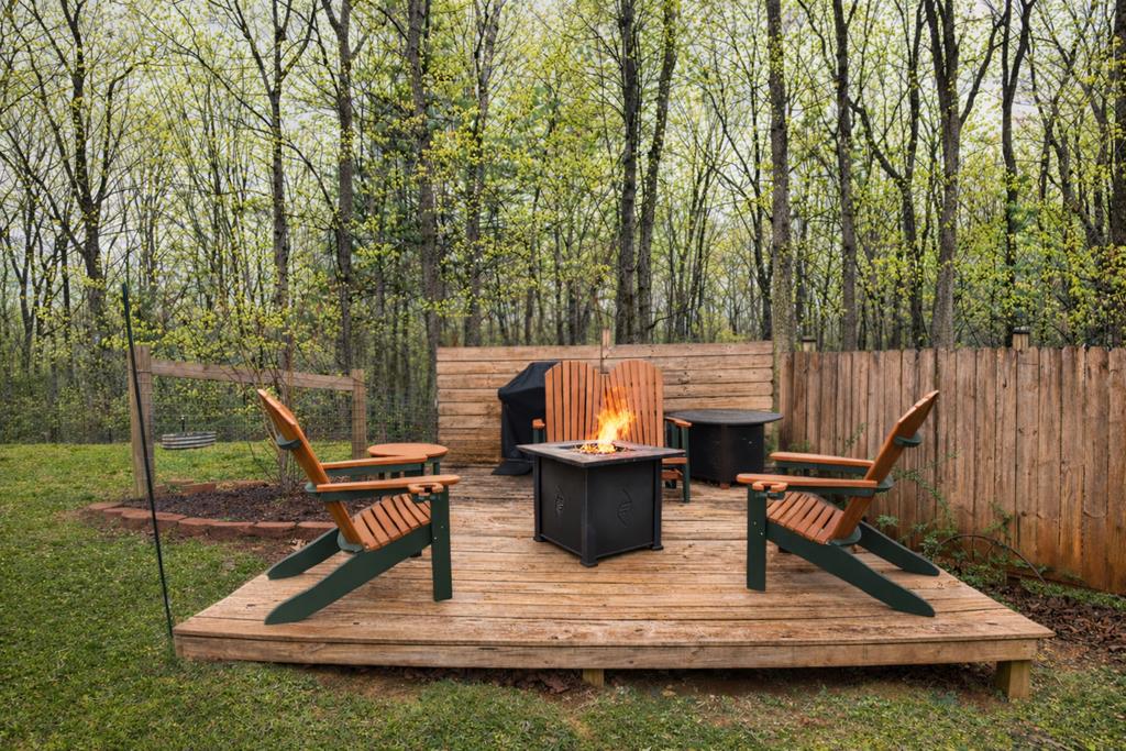 927 Hefner Lake Road