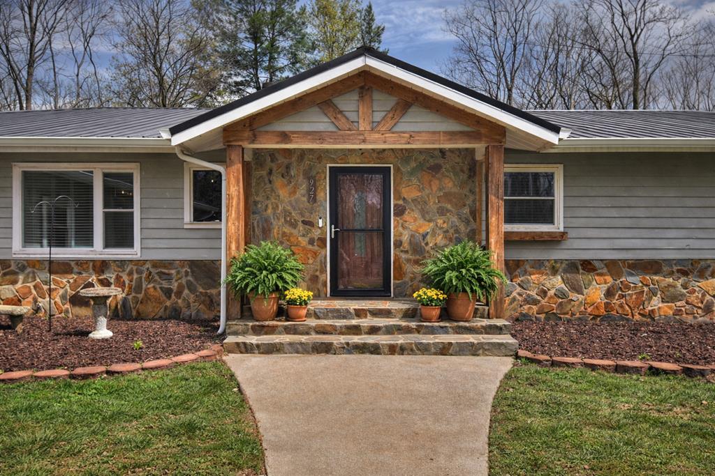 927 Hefner Lake Road