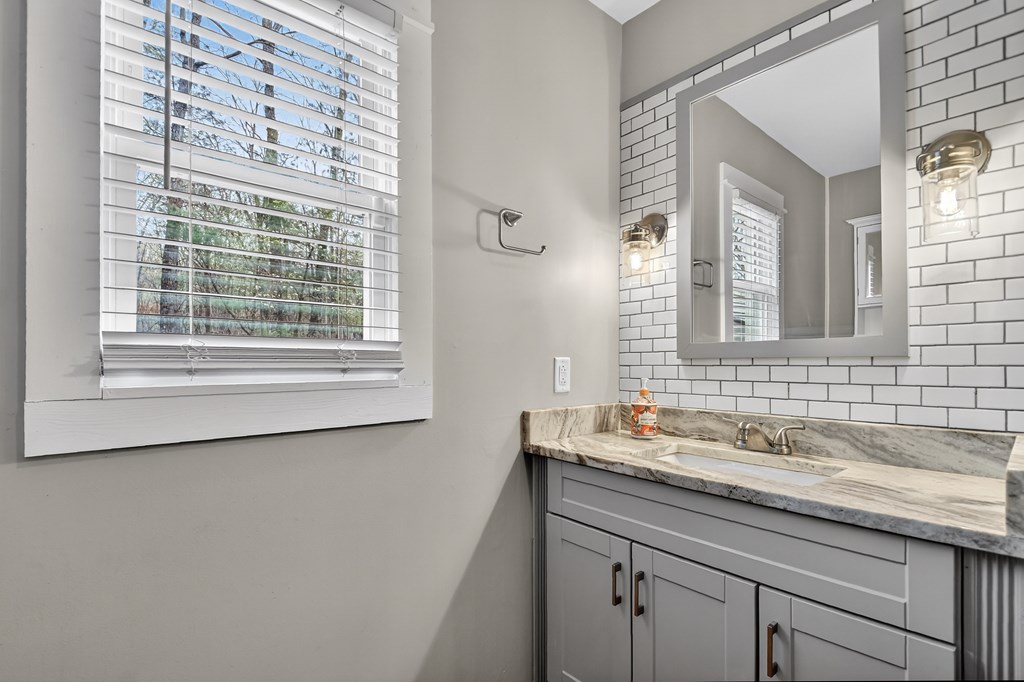 927 Hefner Lake Road