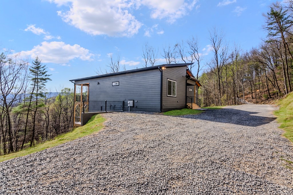 156 Sky High Drive
