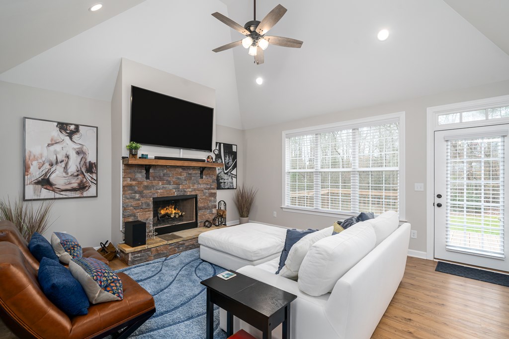 49 Caspian Trail