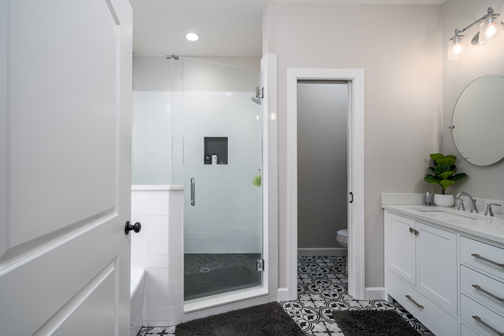 49 Caspian Trail