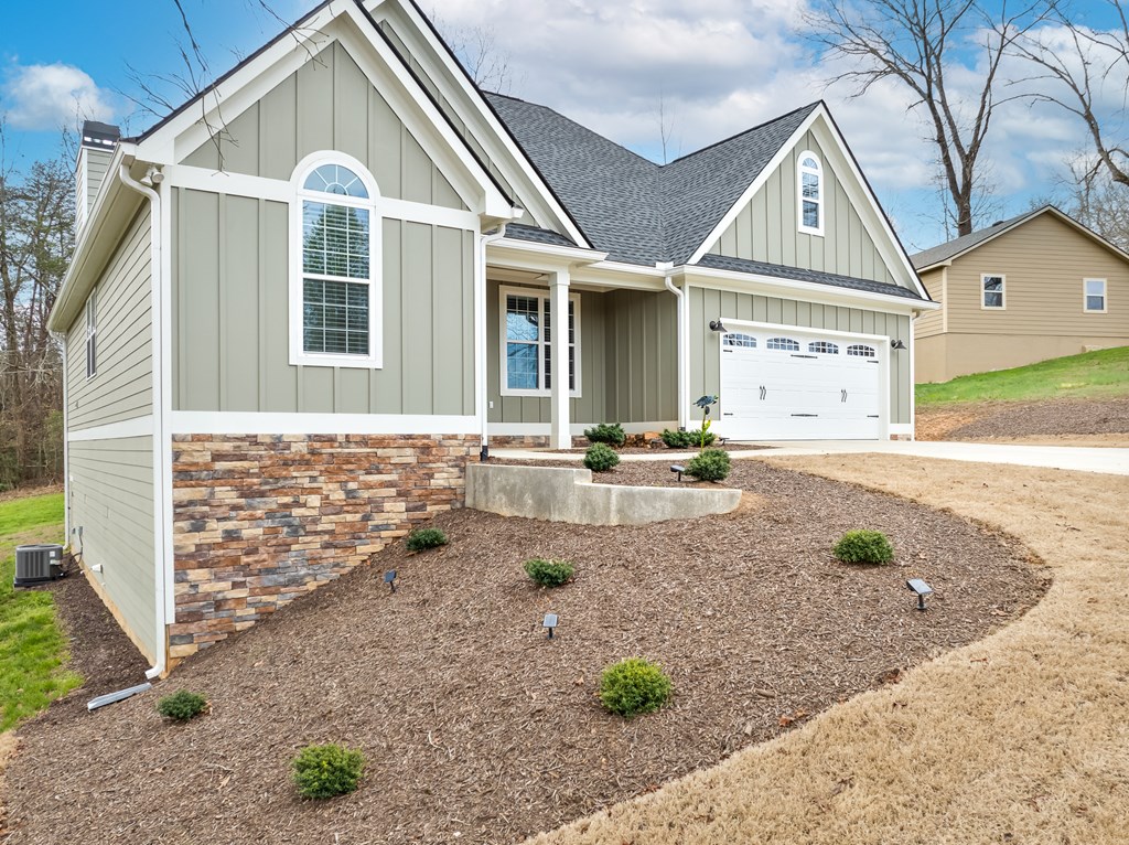 49 Caspian Trail