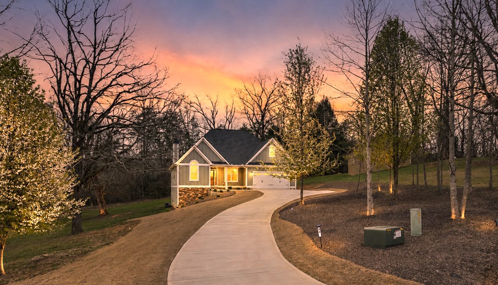 49 Caspian Trail