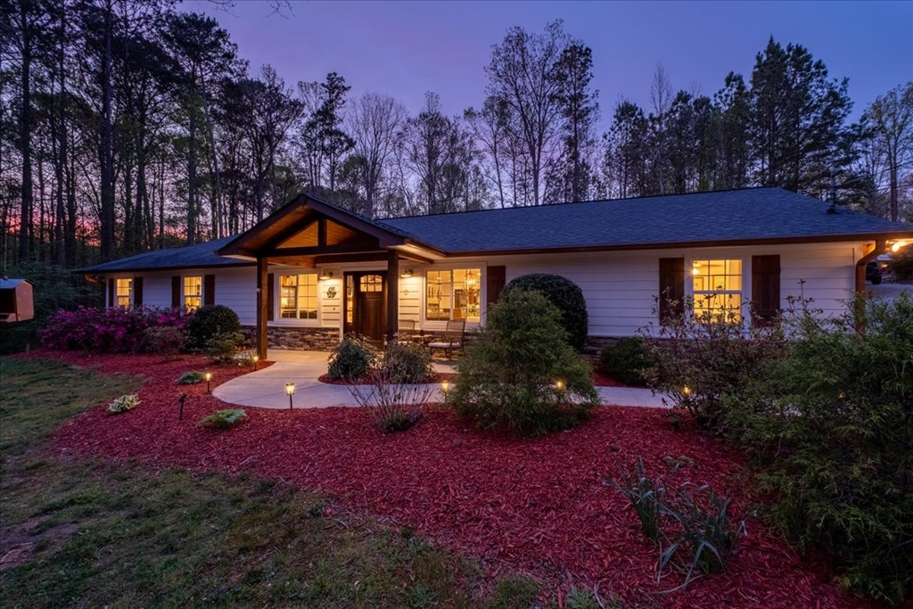 121 Willow Creek Lane