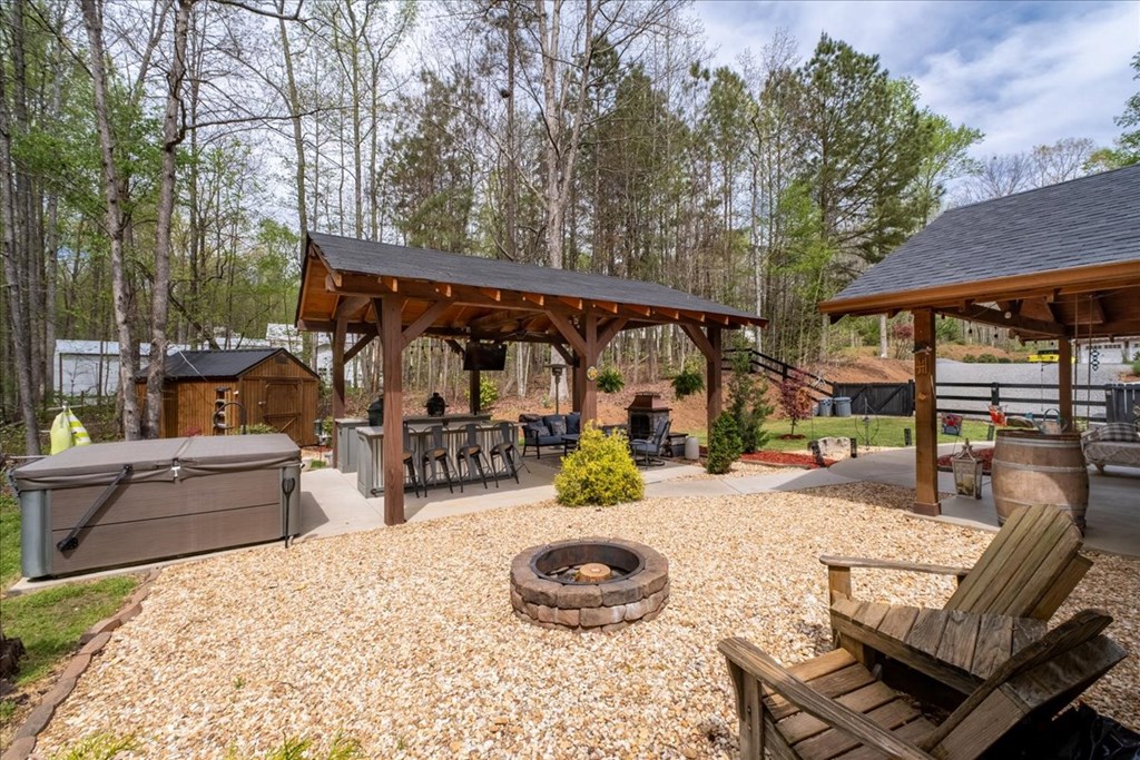 121 Willow Creek Lane