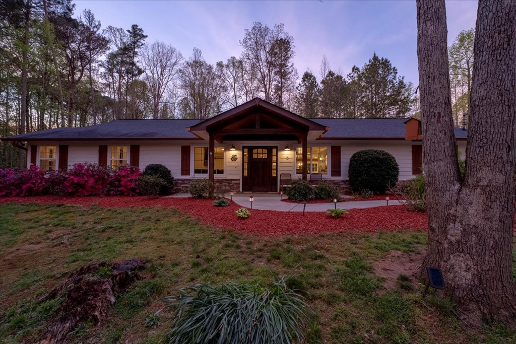 121 Willow Creek Lane