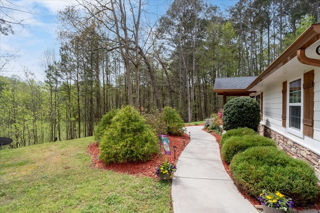 121 Willow Creek Lane