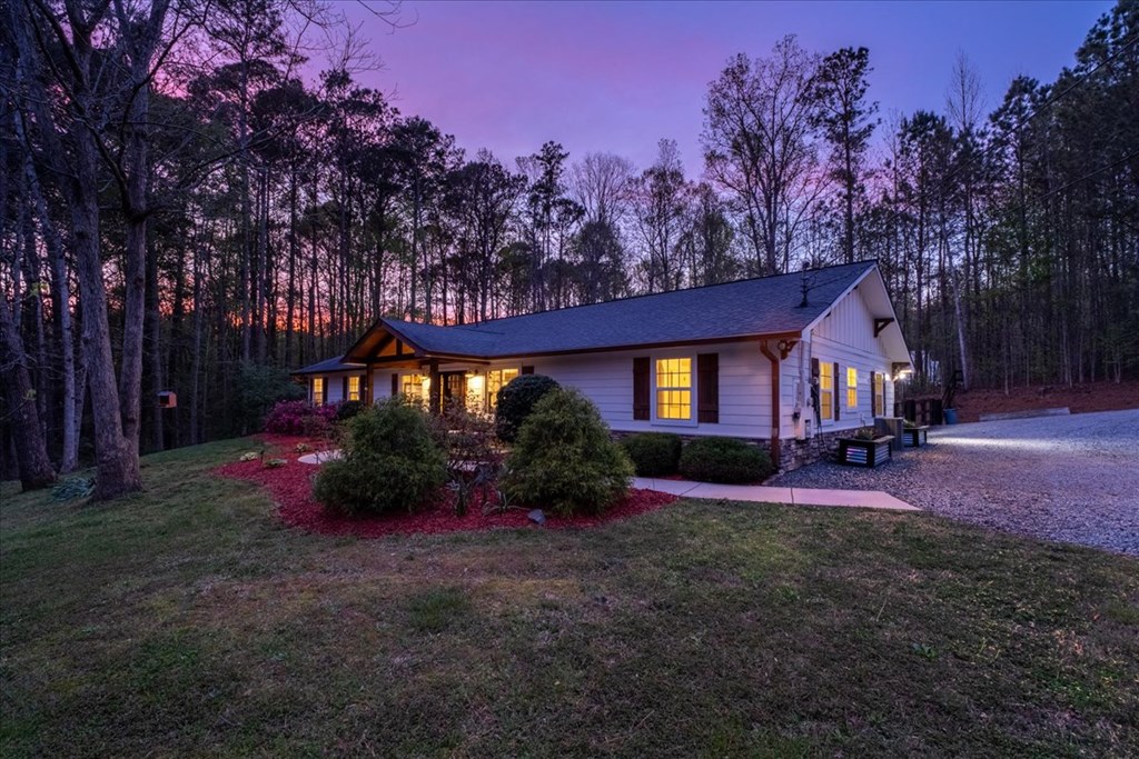 121 Willow Creek Lane