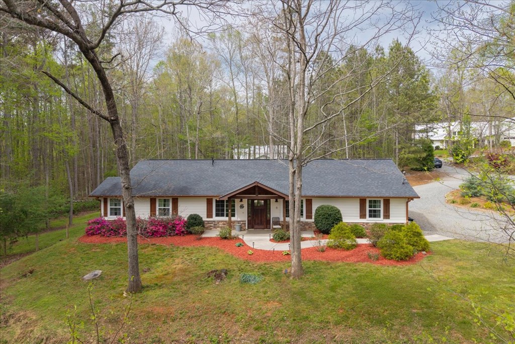 121 Willow Creek Lane