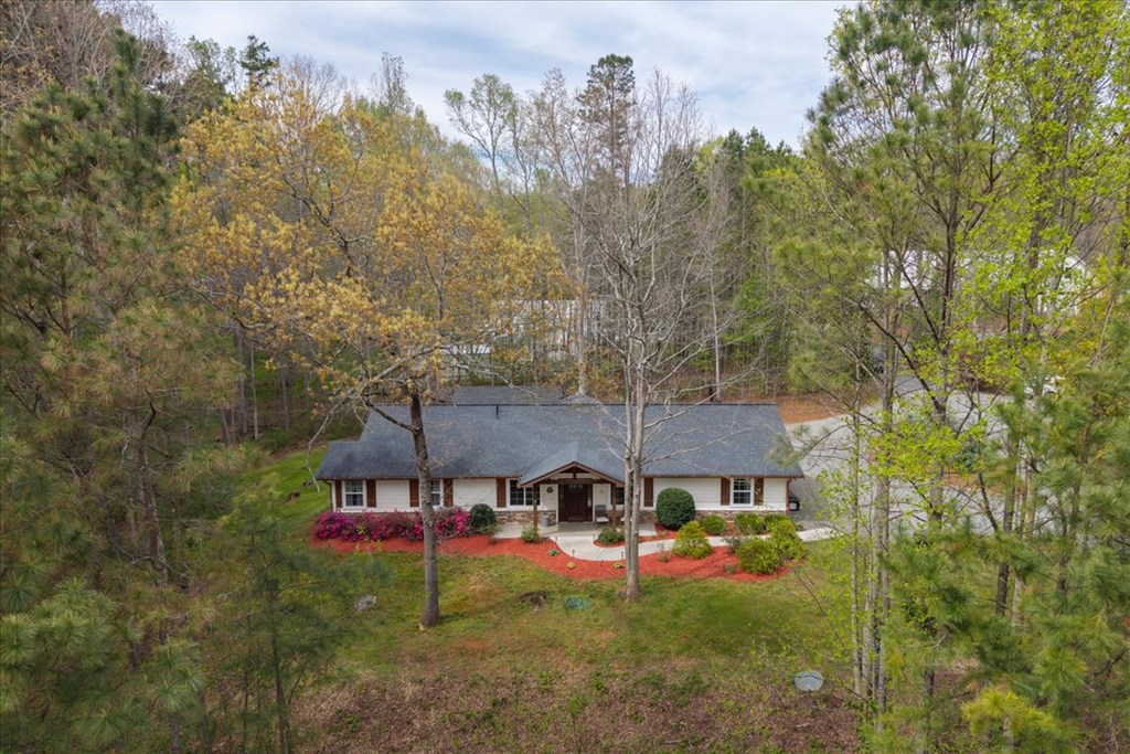 121 Willow Creek Lane