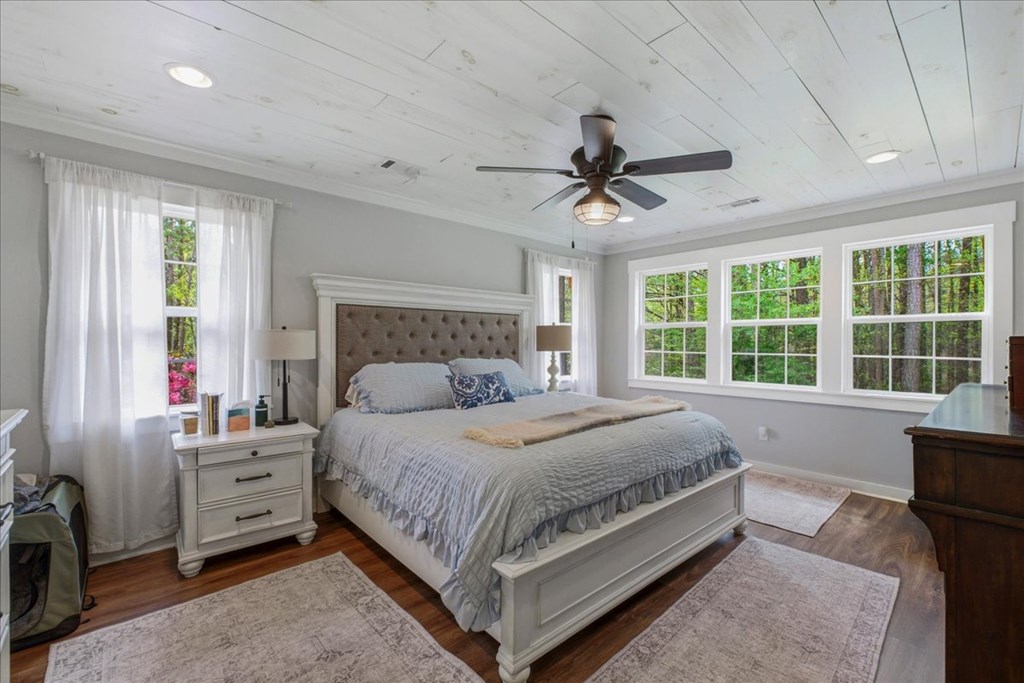 121 Willow Creek Lane