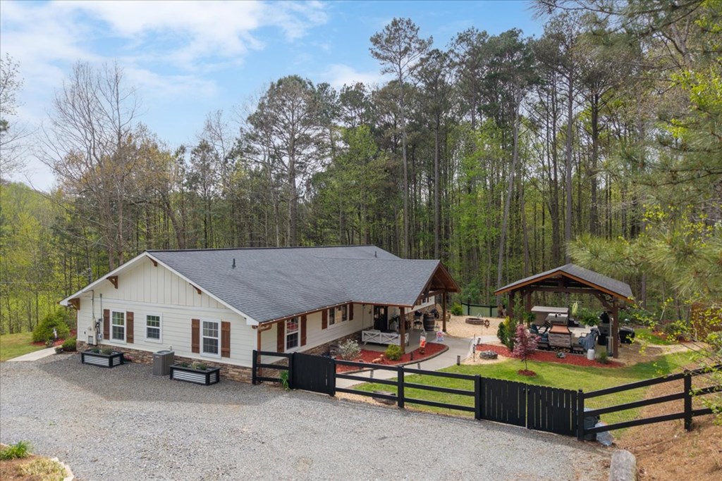 121 Willow Creek Lane