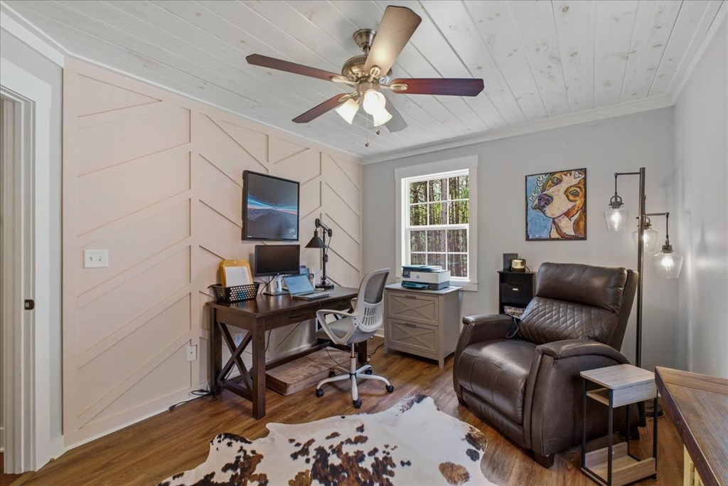 121 Willow Creek Lane