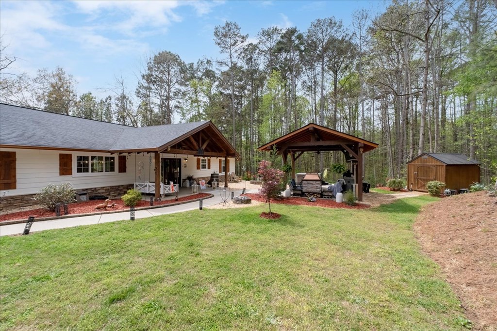 121 Willow Creek Lane
