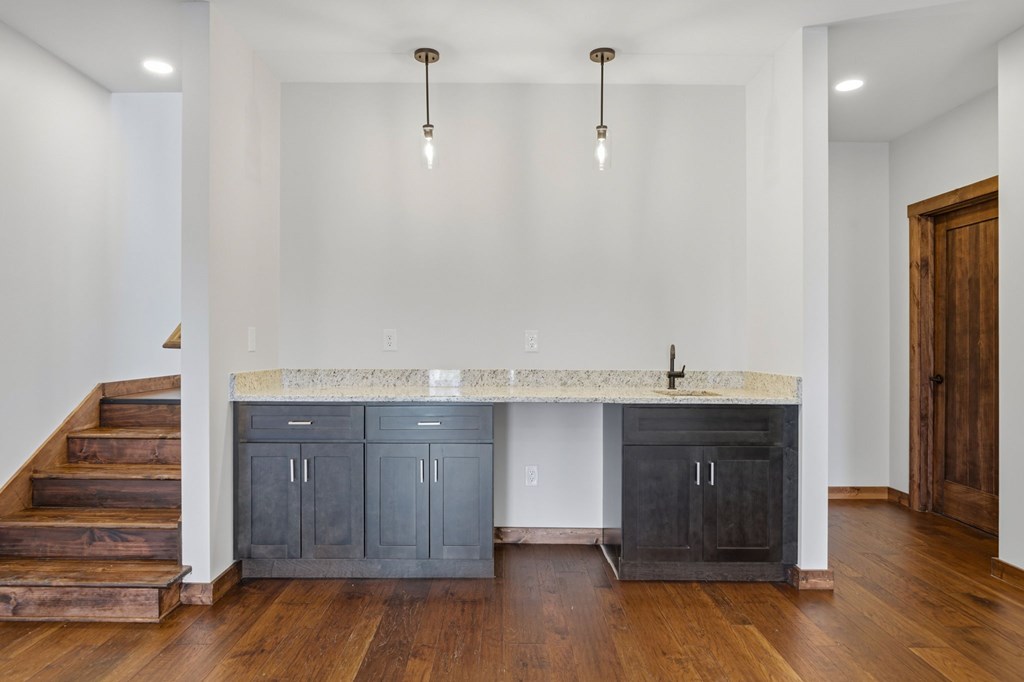 890 Joliet Drive