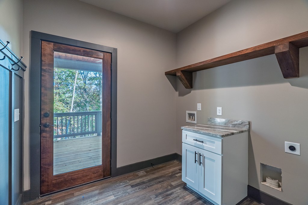 916 Medina Court