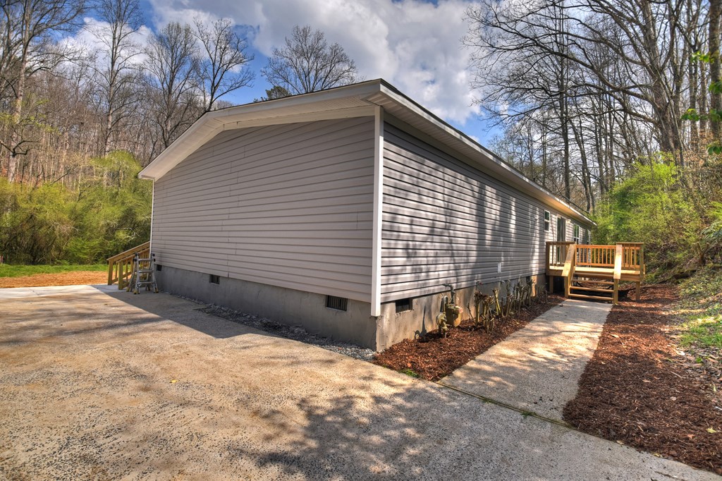 1072 Tails Creek Road