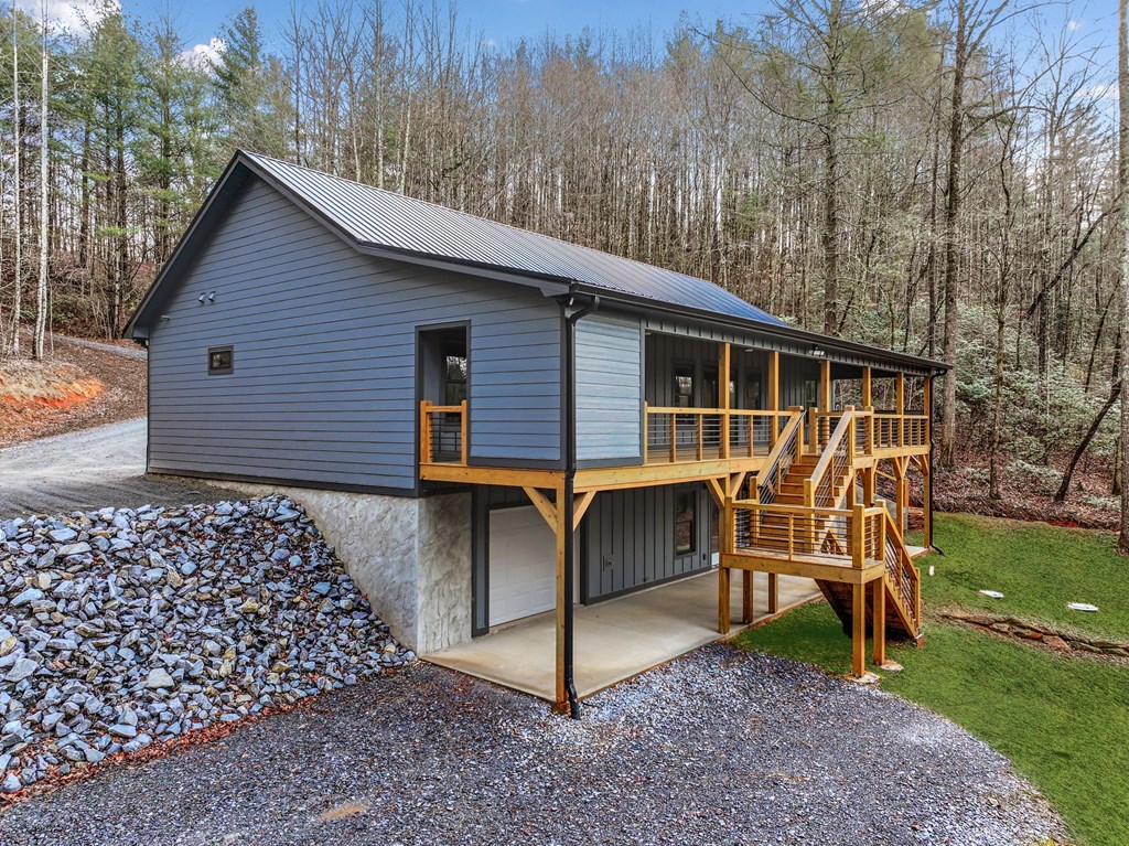 641 Bryant Farm Lane