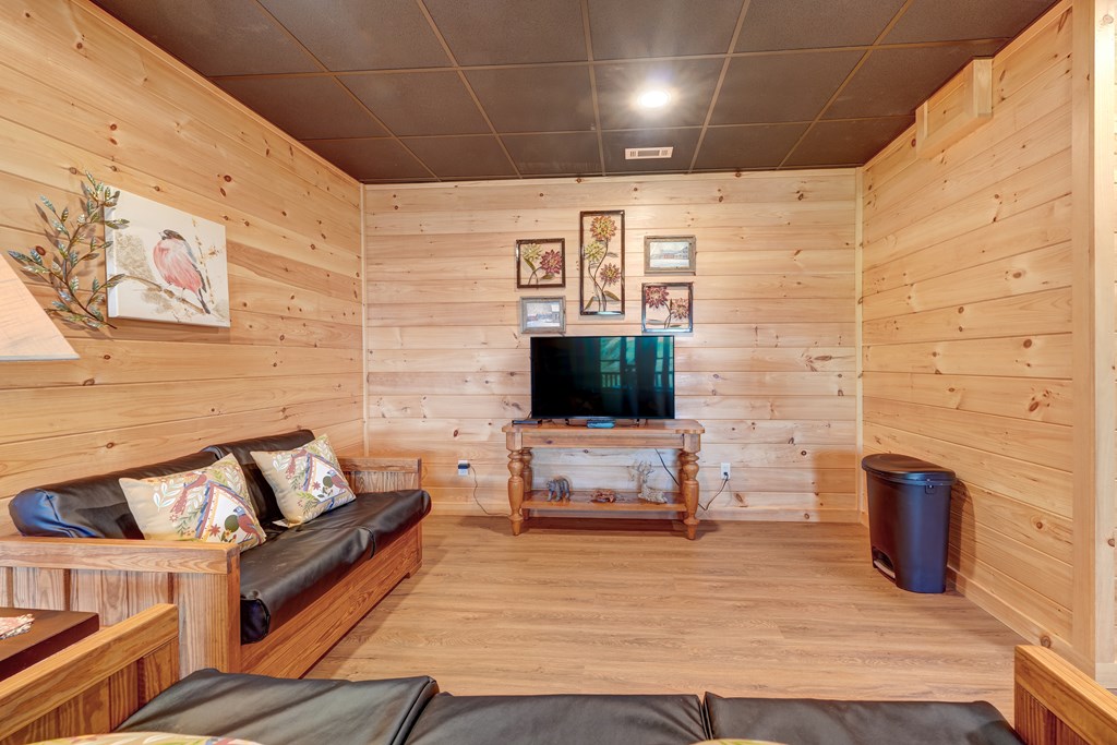 425 Rhonda Lane