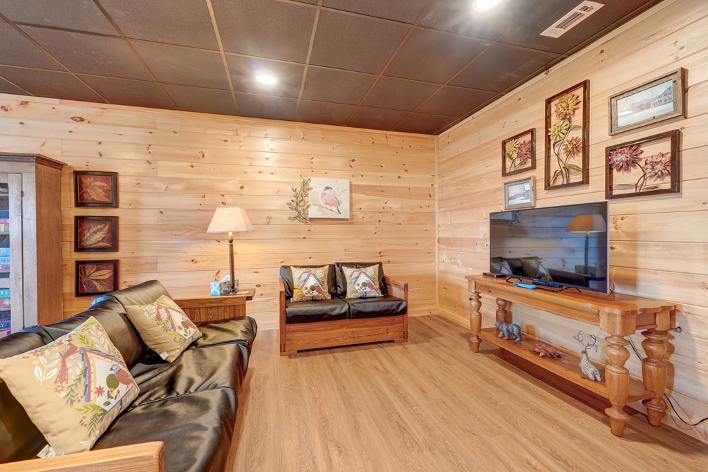 425 Rhonda Lane