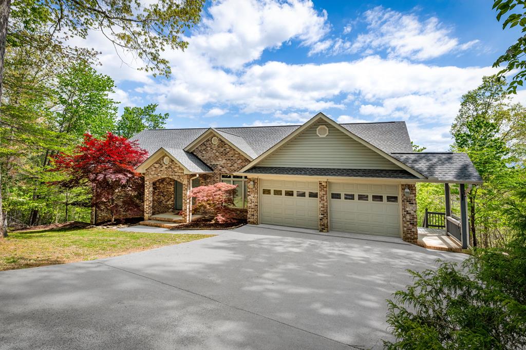 230 W D Court