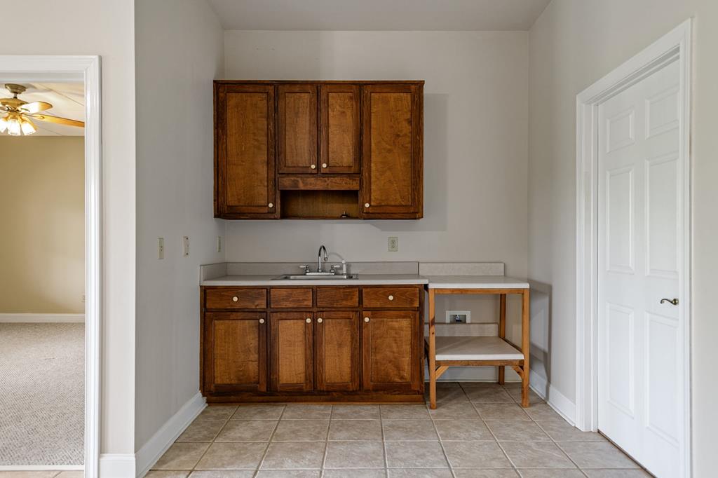 230 W D Court