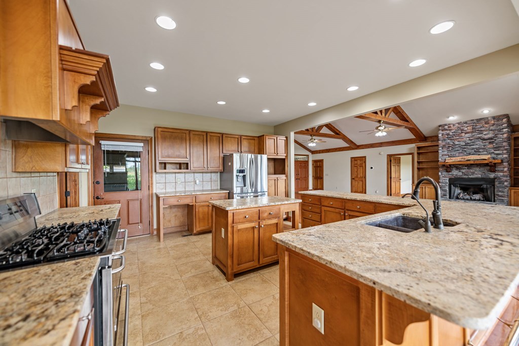 230 W D Court