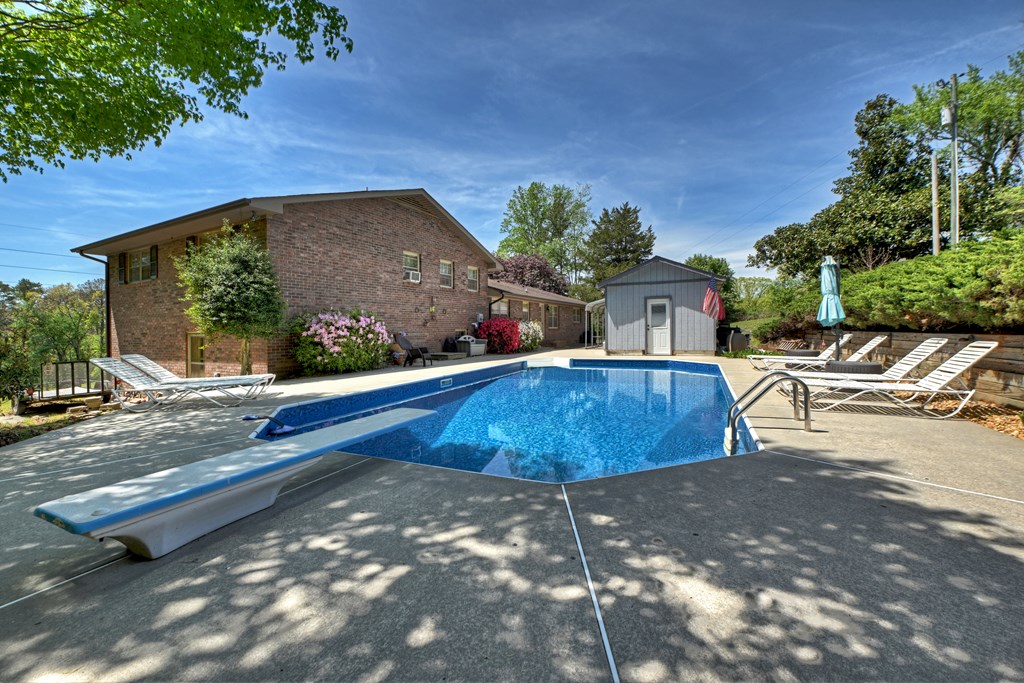 4519 E Highway 52