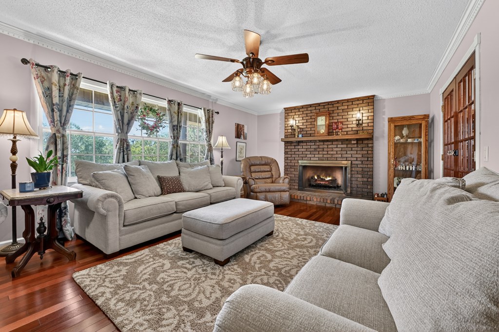 4519 E Highway 52