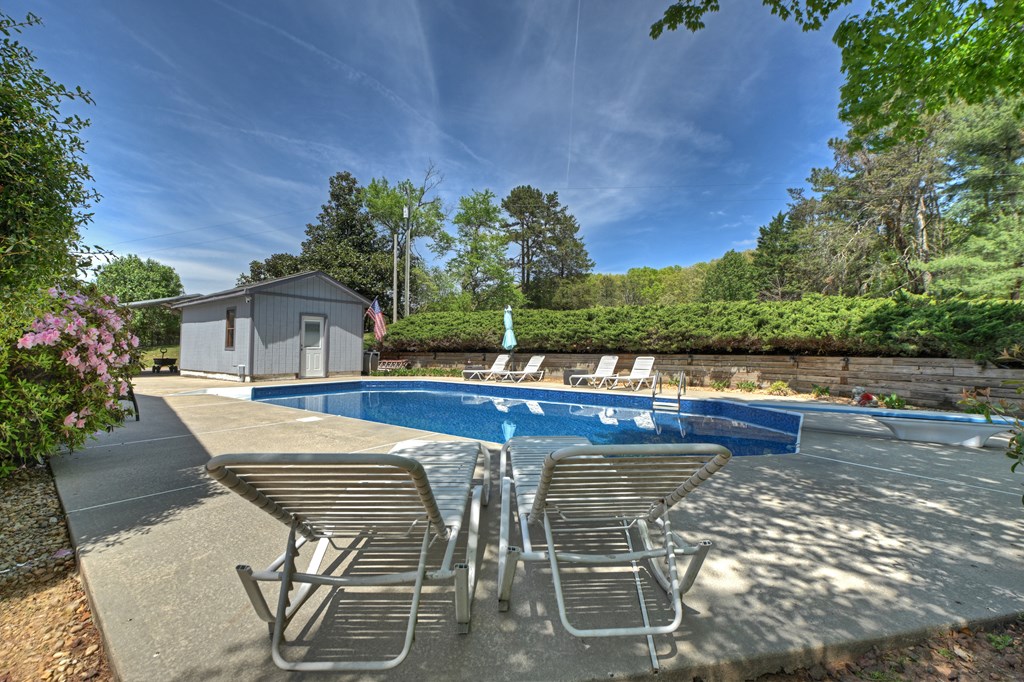 4519 E Highway 52
