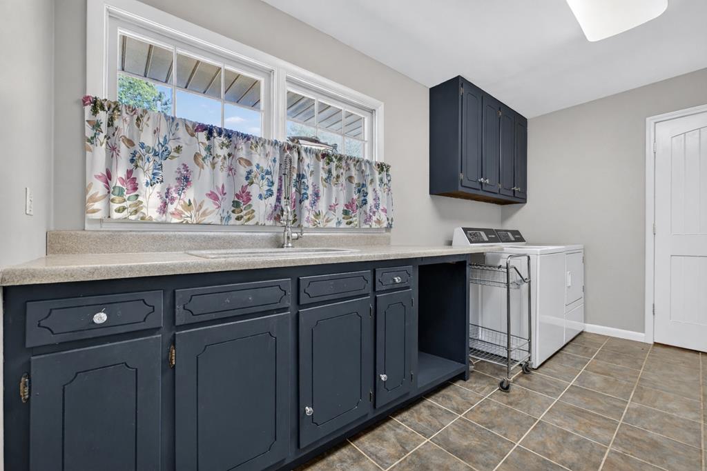 4519 E Highway 52