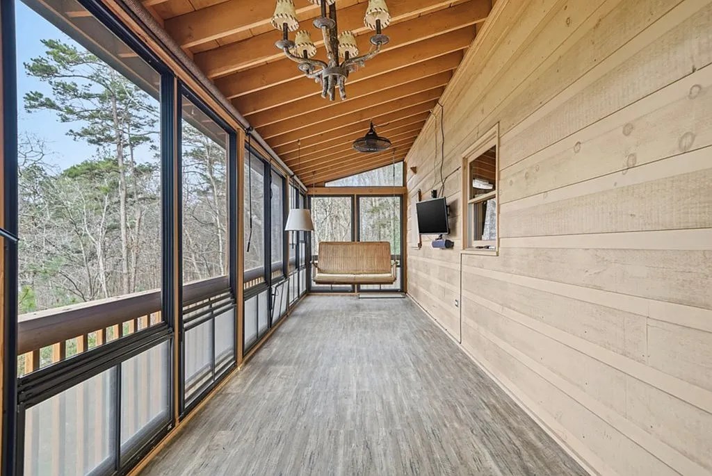 388 Palisade Drive