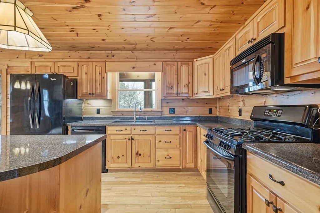 388 Palisade Drive
