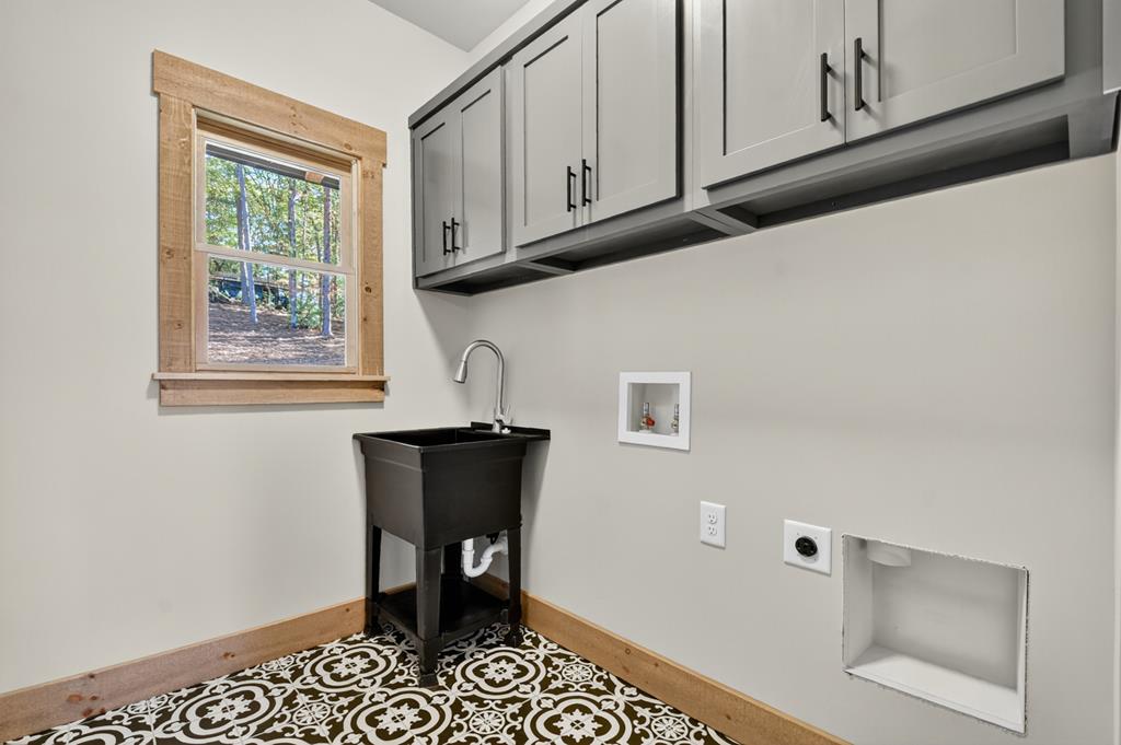382 Pocaset Drive