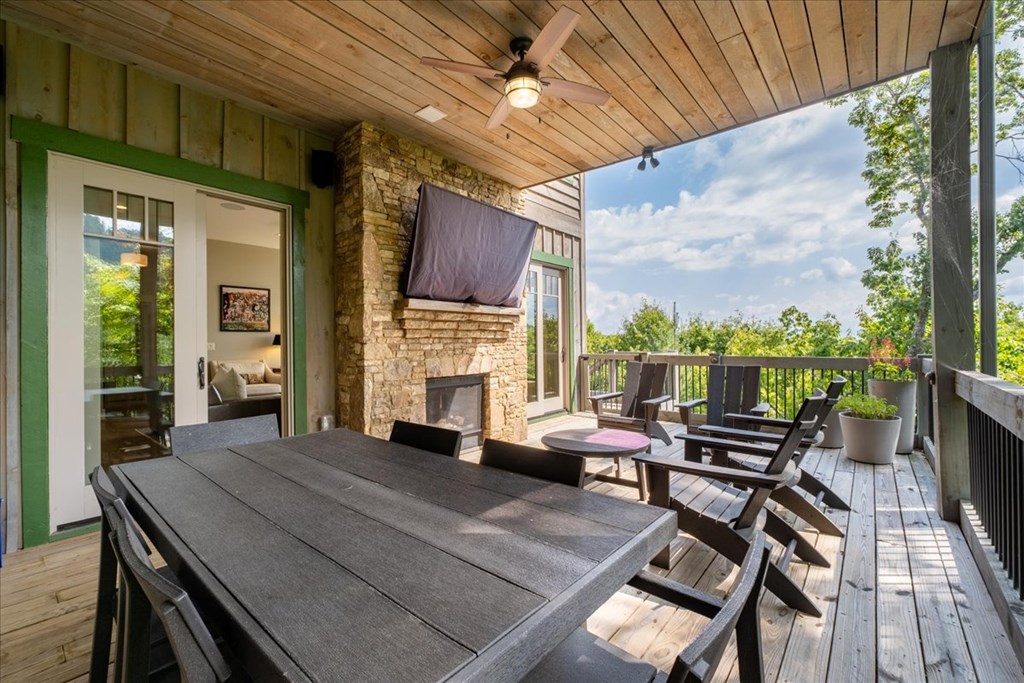207 Utana Bluffs Trail