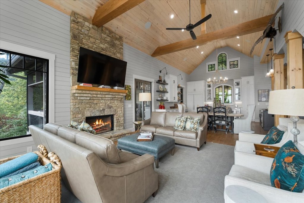 207 Utana Bluffs Trail
