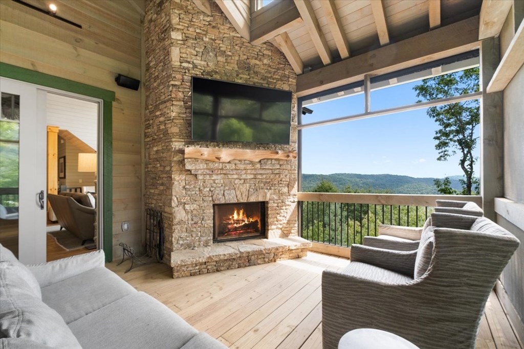 207 Utana Bluffs Trail