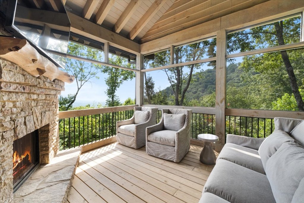 207 Utana Bluffs Trail