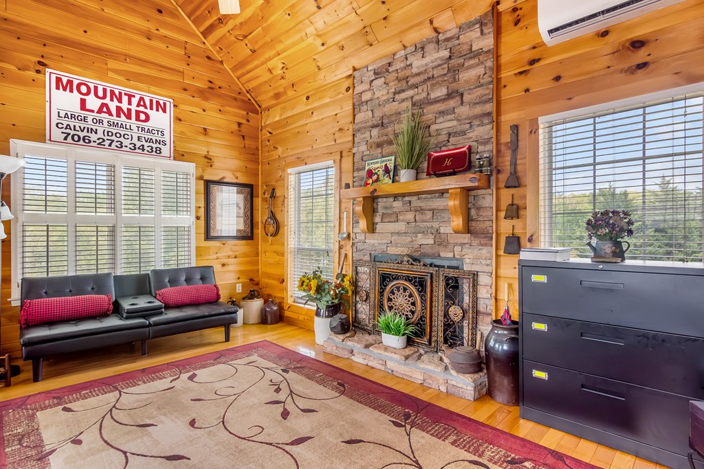 233 Ivy Ridge