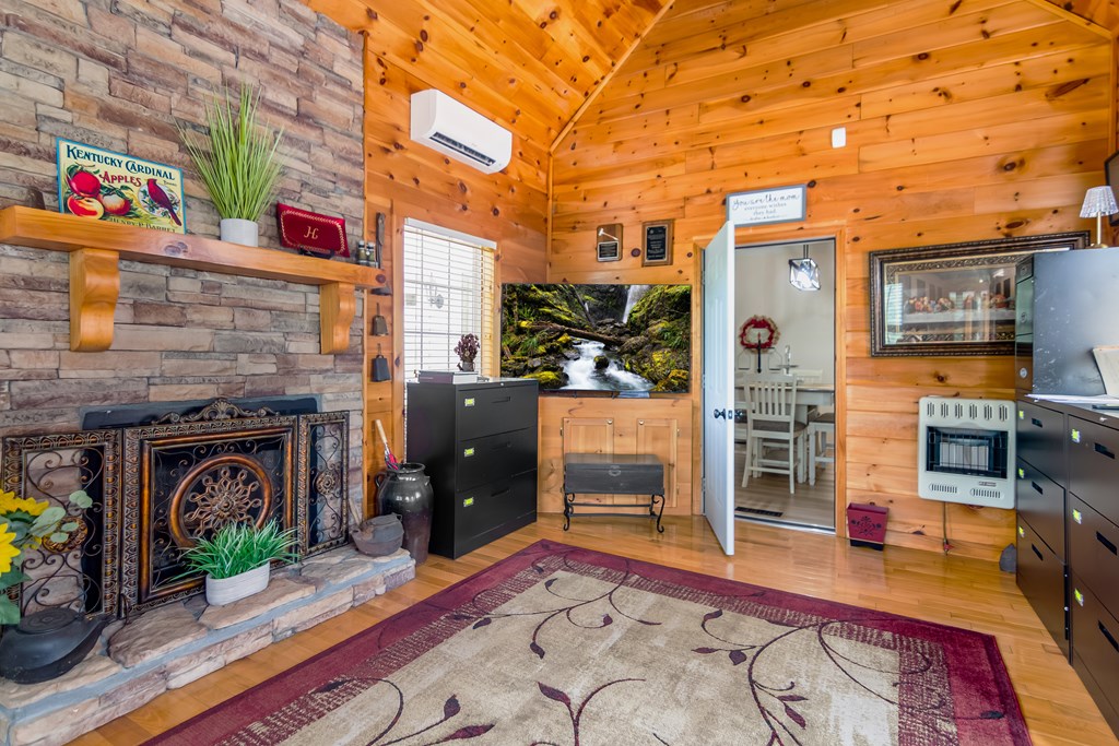 233 Ivy Ridge