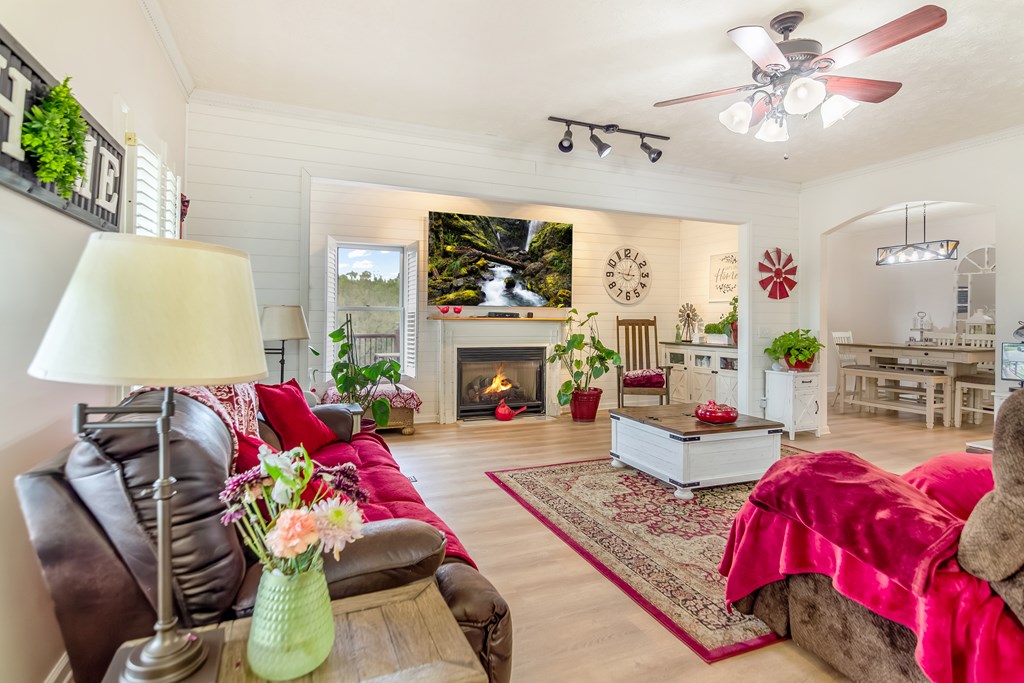 233 Ivy Ridge