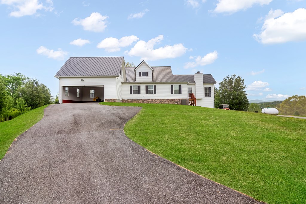 233 Ivy Ridge