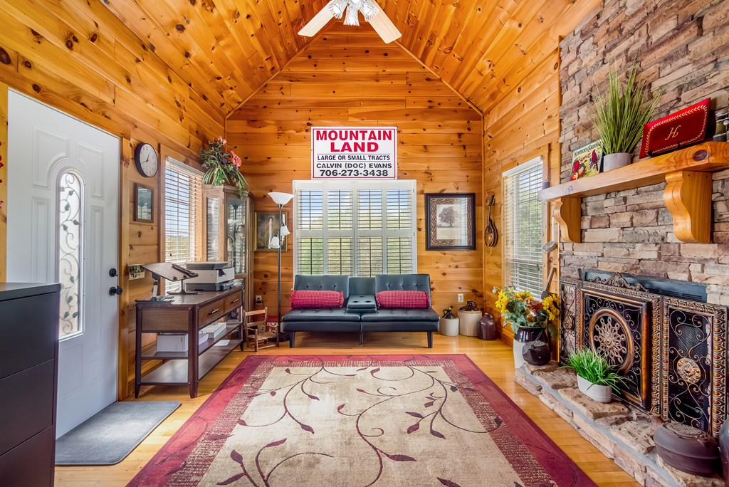 233 Ivy Ridge