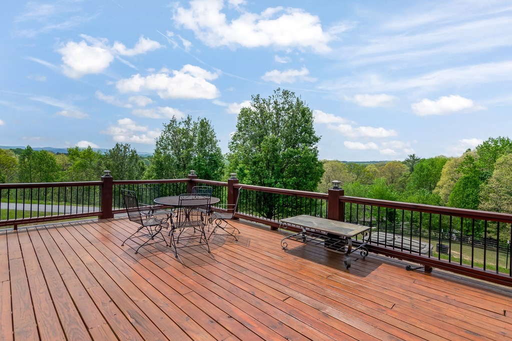 233 Ivy Ridge